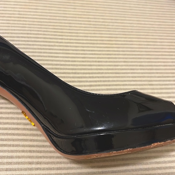 Authentic Prada patent leather peep toe pumps - Picture 8 of 8
